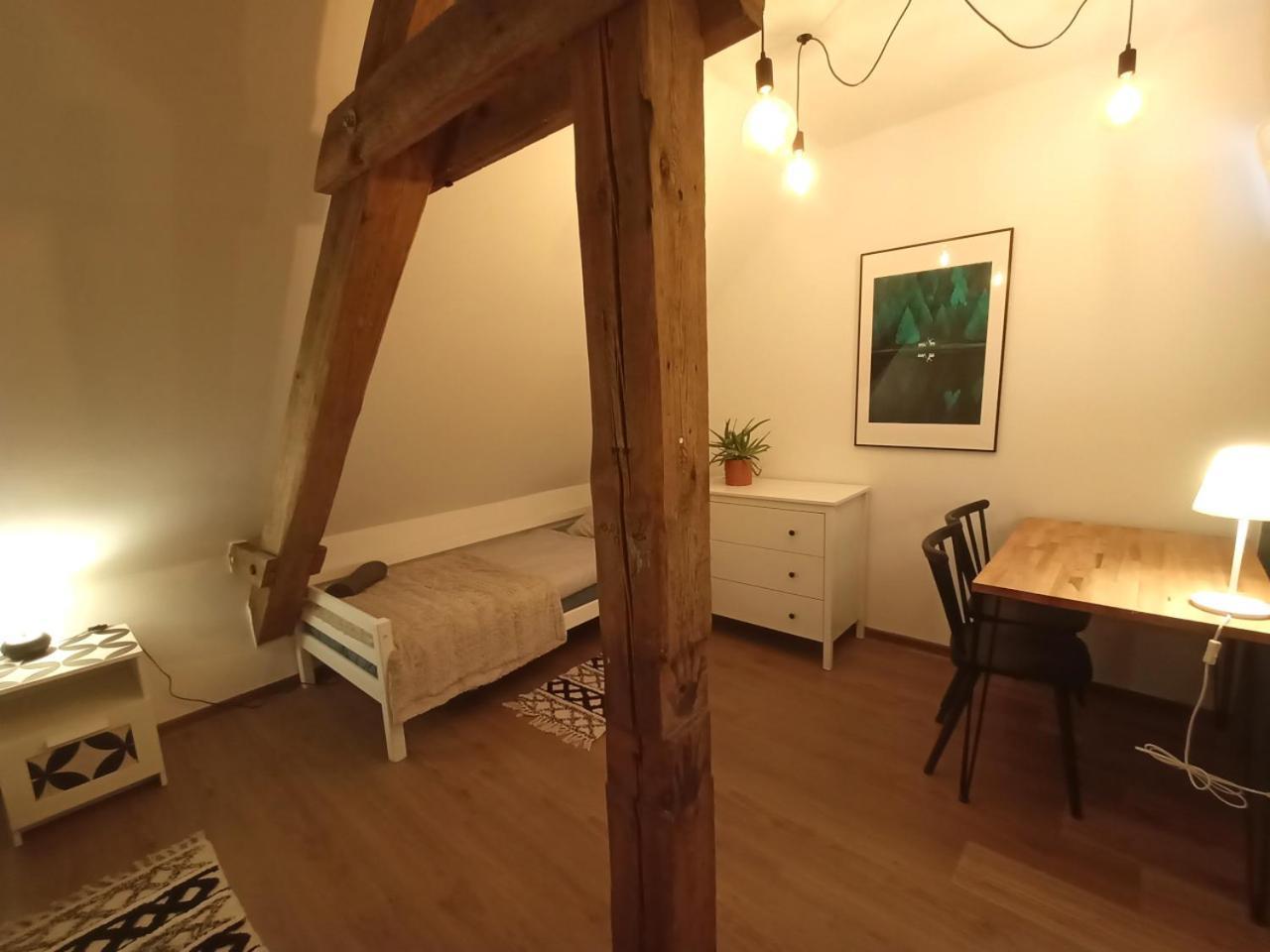 Lemuria Pokoje Hostel Chojnowska A Legnica Extérieur photo
