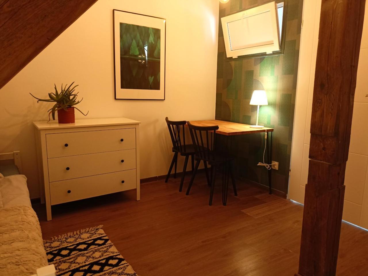 Lemuria Pokoje Hostel Chojnowska A Legnica Extérieur photo