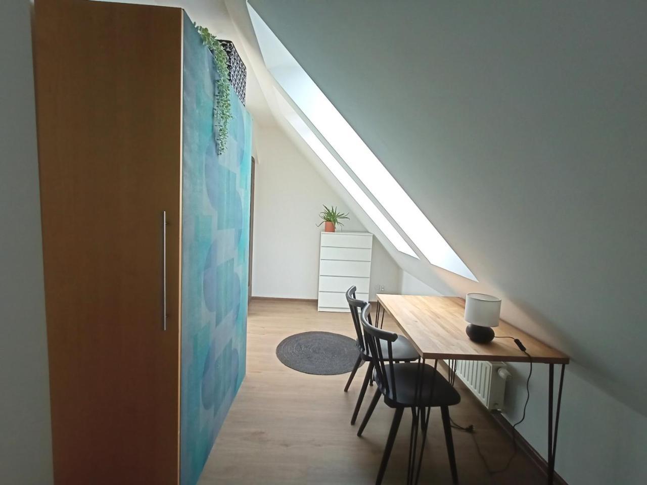 Lemuria Pokoje Hostel Chojnowska A Legnica Extérieur photo
