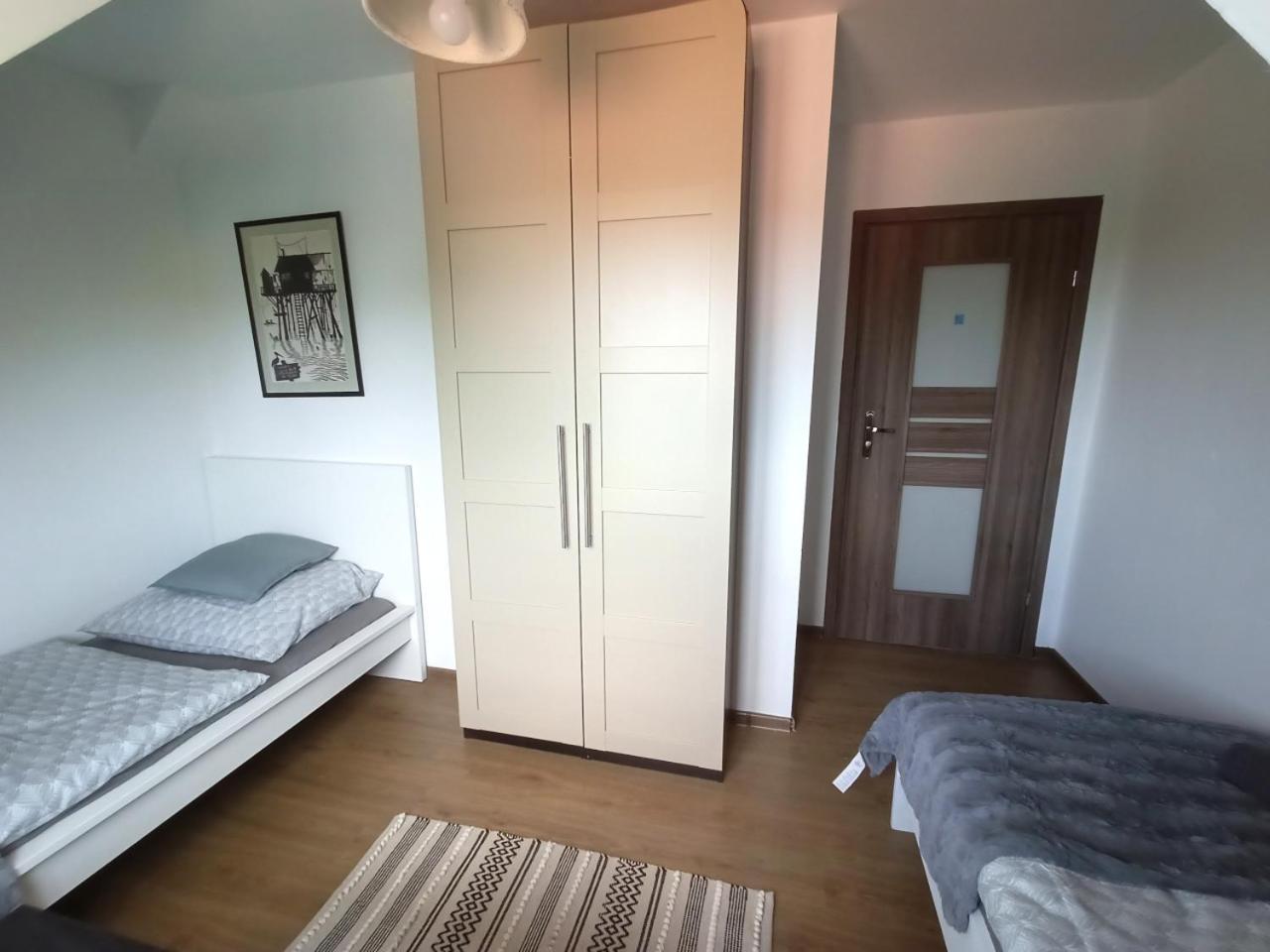 Lemuria Pokoje Hostel Chojnowska A Legnica Extérieur photo
