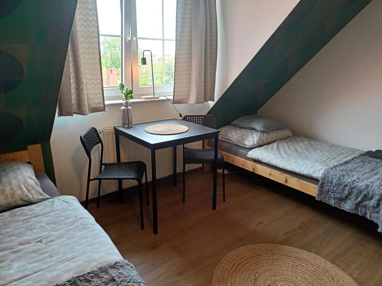 Lemuria Pokoje Hostel Chojnowska A Legnica Extérieur photo