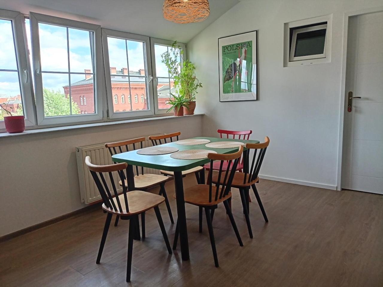 Lemuria Pokoje Hostel Chojnowska A Legnica Extérieur photo