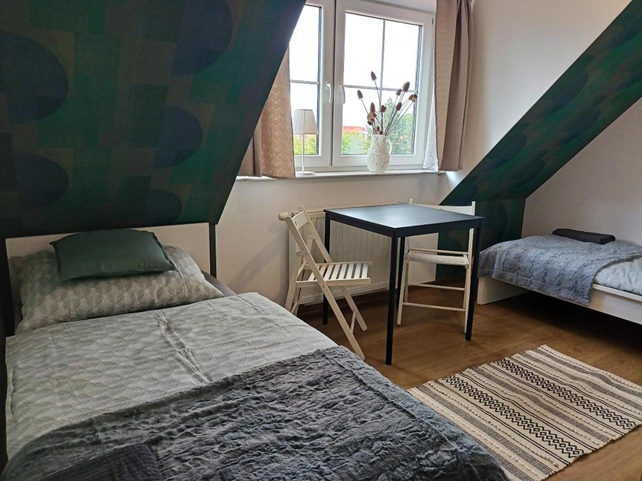 Lemuria Pokoje Hostel Chojnowska A Legnica Extérieur photo